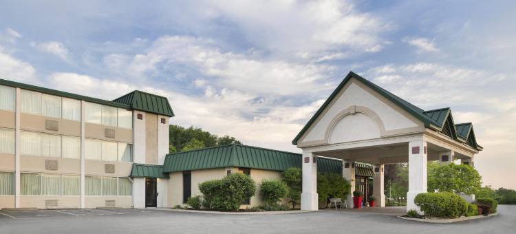 比弗福尔斯温德姆华美达酒店(Ramada by Wyndham Beaver Falls)图片
