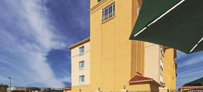 拉昆塔温德姆酒店套房by 温德姆沃斯堡阿灵顿西(La Quinta Inn & Suites by Wyndham Fort Worth Arlington West)图片