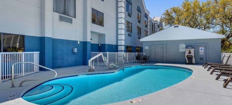 绍斯波特橡树岛舒适套房酒店(Comfort Suites Southport - Oak Island)图片