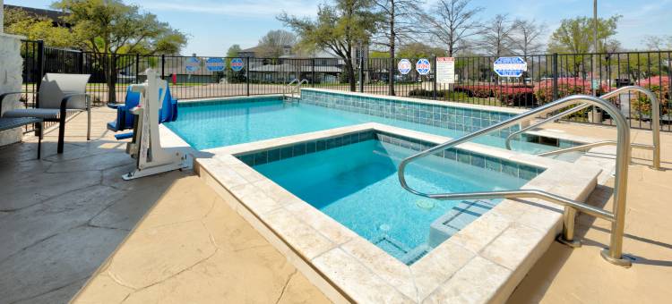 智选假日套房酒店达拉斯小牛队的中央公园东北(Holiday Inn Express & Suites Dallas Park Central Northeast)图片