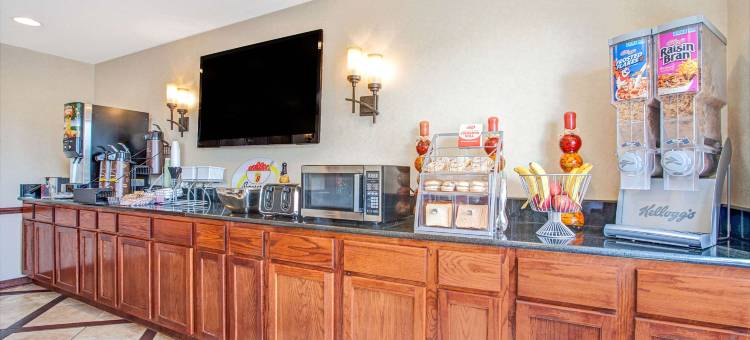 克林顿速8酒店(Super 8 by Wyndham Clinton)图片