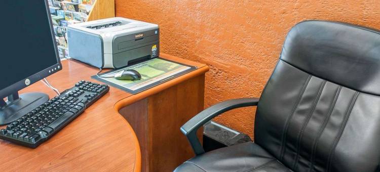 堪萨斯城I-435北凯艺套房酒店-近体育场(Quality Inn & Suites Kansas City I-435N Near Sports Complex)图片