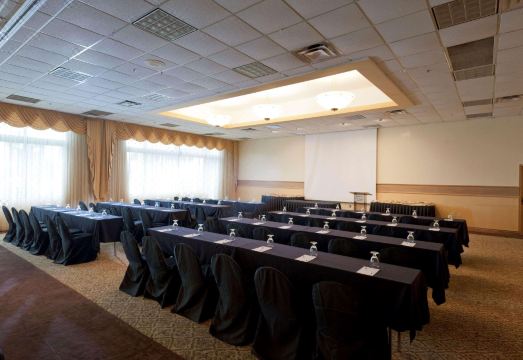 Radisson Suite Hotel OceanfrontHotel Overview