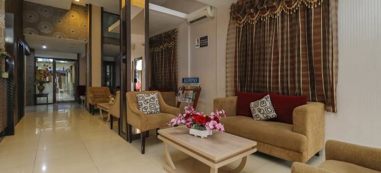 红门酒店普拉斯@望加锡格兰德波普勒酒店(Collection O Losari Near Pantai Losari Formerly Hotel Grand Populer)图片