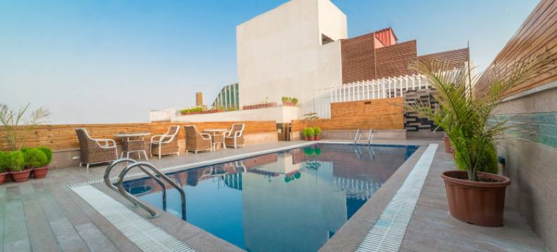 科斯塔海滨公寓(Costa Riviera Hotel)图片