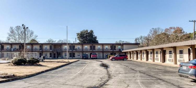 OYO 阿肯色鲍尔德诺布公路酒店(近瑟西县)(OYO Hotel Bald Knob Near Searcy AR)图片