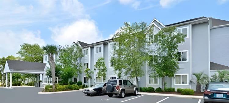 近奥特莱斯的默特尔比奇品质酒店及套房(Quality Inn & Suites Myrtle Beach Near Outlets)图片
