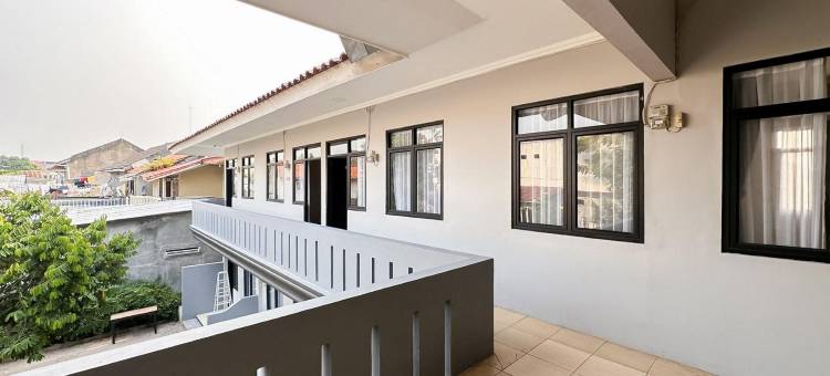 RedDoorz near Maulana Yusuf Stadium Serang图片