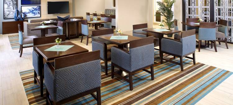 威灵特里德尔菲亚高地浩枫温德姆公寓(Hawthorn Suites by Wyndham Wheeling at the Highlands)图片