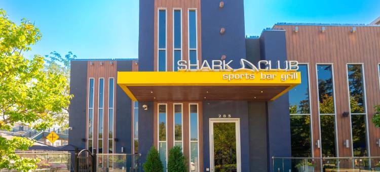 桑德曼签名坎卢普斯酒店(Sandman Signature Kamloops Hotel)图片