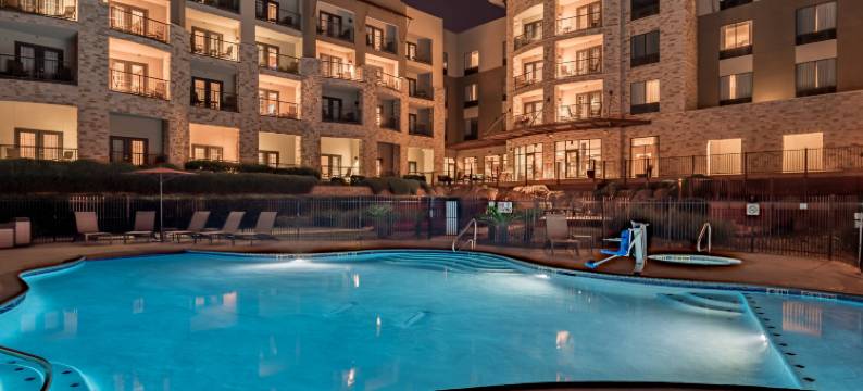 纽布朗费尔斯河村万怡酒店(Courtyard New Braunfels River Village)图片