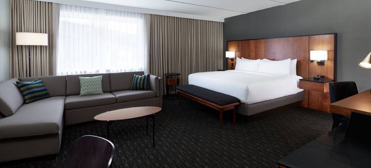 蒙特娄机场希尔顿逸林酒店(DoubleTree by Hilton Montreal Airport)图片