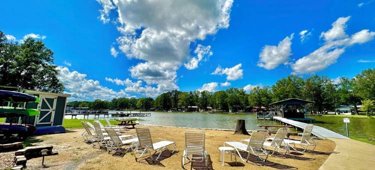 “Your Big Lake House” - Large Lakefront Home w Private Pool & Hot Tub-Sleeps 40!图片