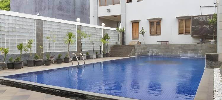 红多兹酒店-近贾蒂南戈尔镇广场(RedDoorz Near Jatinangor Town Square)图片