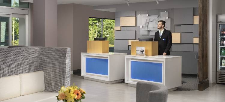 布伦瑞克北智选假日套房酒店(Holiday Inn Express & Suites North Brunswick)图片