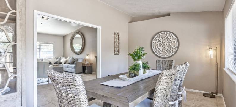 豪华私宅享有红石景观(Luxurious Home with Red Rock Views)图片