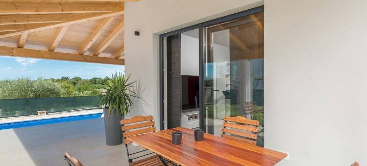 诺维格勒的别墅，带私人泳池和海滩(Villa in Novigrad with Private Pool and Beach)图片