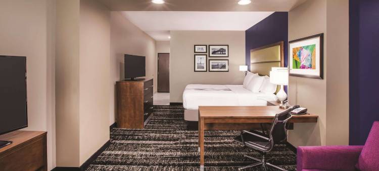 巴吞鲁日艾伦港拉昆塔温德姆套房酒店(La Quinta Inn & Suites by Wyndham Baton Rouge - Port Allen)图片