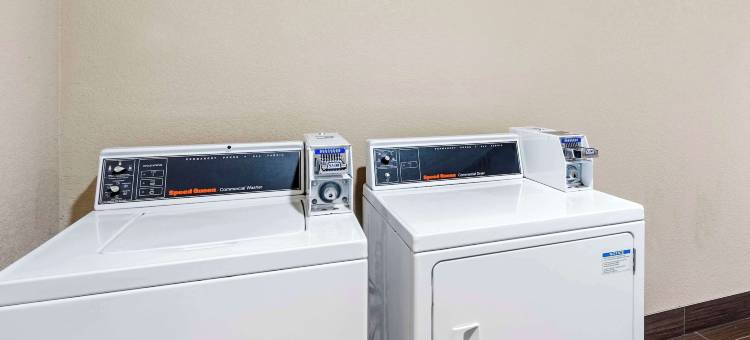 梅里尔维尔舒适套房酒店 - 近 US 30(Comfort Suites Merrillville Near US 30)图片