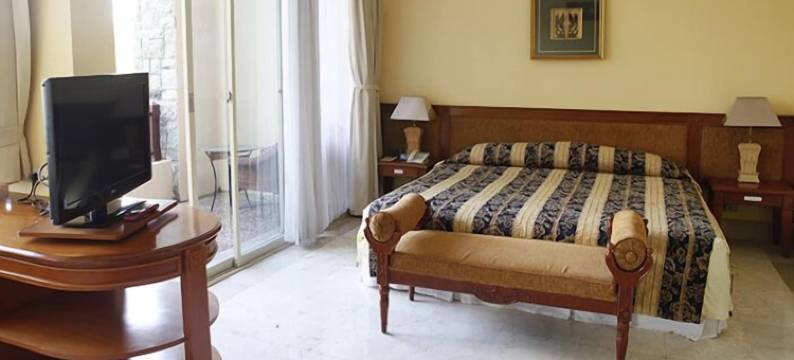 图班特罗皮斯雷索尔酒店(Resor Tuban Tropis)图片