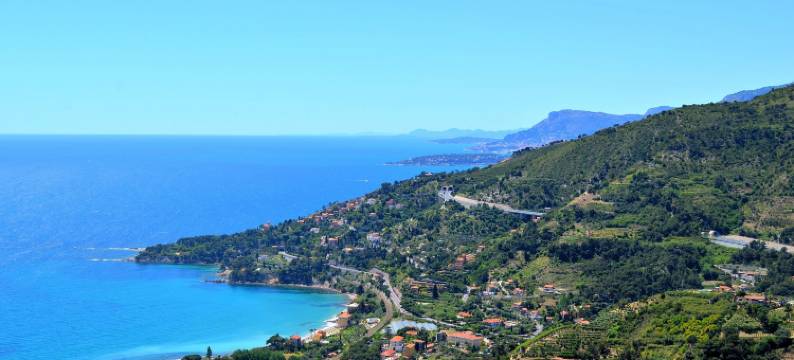 拉莱塞瓦迪卡斯特尔达皮奥 - 查姆&瑞莱克斯酒店(La Riserva di Castel d'Appio- Charme & Relax)图片