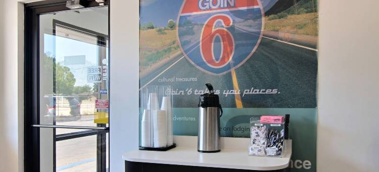 卡尔斯巴德6号汽车旅馆(Motel 6 Carlsbad, NM)图片