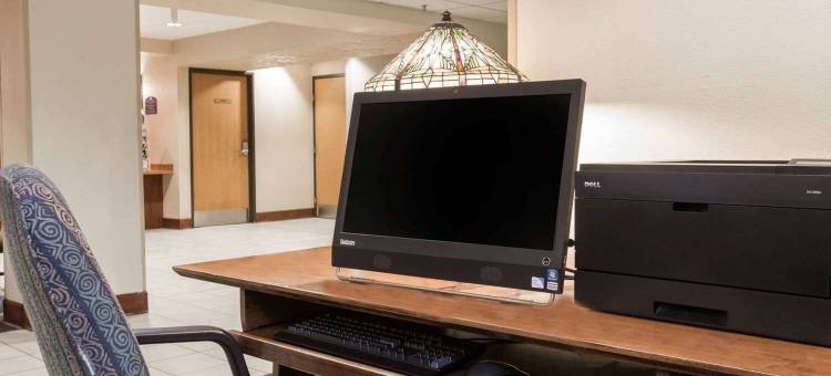 安克雷奇机场美吟温德姆套房酒店(Baymont Inn & Suites by Wyndham Anchorage Airport)图片