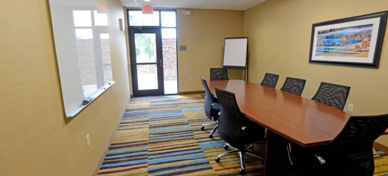 鲍灵格林万枫酒店及套房(Fairfield Inn & Suites Bowling Green)图片