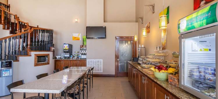 奥瓦索 US-169 凯艺套房酒店(Quality Inn & Suites Owasso US-169)图片