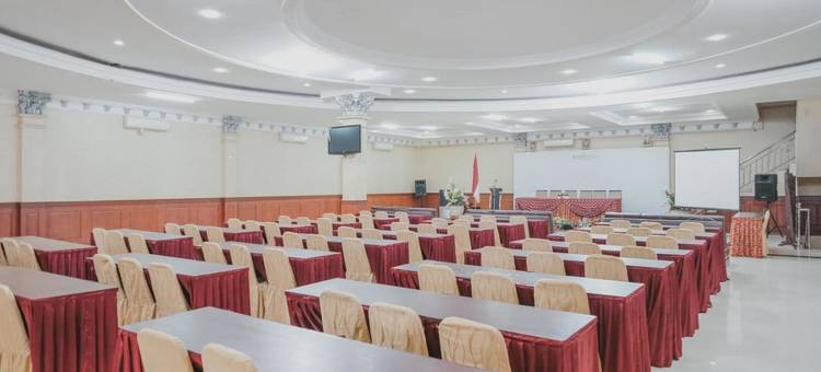 红门 – 贾兰帕尔 10 占碑酒店(RedDoorz Premium @ Jalan Pal 10 Jambi)图片