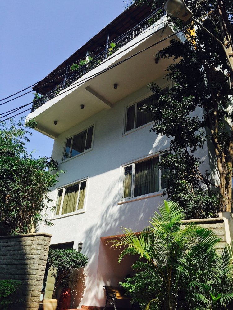 Justa Off MG Road Hotel Overview