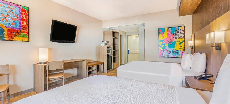 西埃德蒙顿戴斯套房酒店(Days Inn & Suites by Wyndham West Edmonton)图片