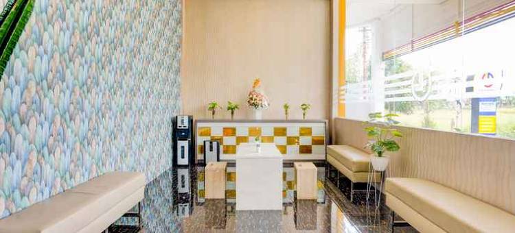 LG Hotel Jember by Callirooms图片