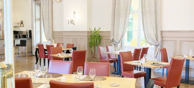 布尔邦朗西大酒店 - Logis - 餐厅和水疗中心(Grand Hôtel de Bourbon-Lancy - Logis - Restaurant et Spa)图片