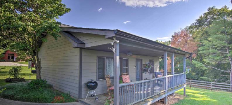 7英里到摩根顿市中心：小木屋 w/ 火坑！(Cabin w/ Fire Pit: 7 Mi to Downtown Morganton!)图片