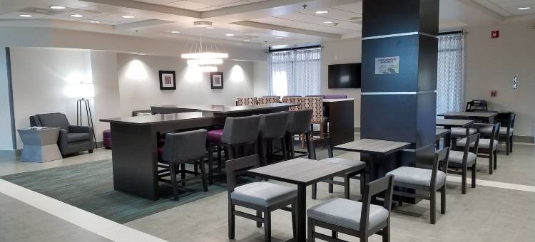 北哥伦布舒适套房酒店(Comfort Inn & Suites Columbus North)图片