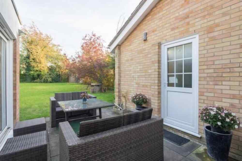 The Holly Tree Hotel Overview