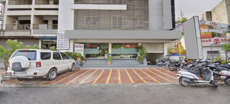 Treebo拉拉吉的执行官(Treebo Lalaji's Executive)图片