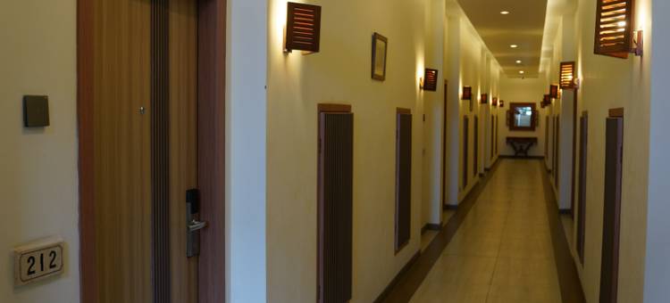 阿内斯中央酒店(Arnes Central Hotel)图片