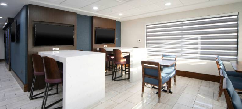 福朋喜来登费耶特维尔自由堡酒店(Four Points by Sheraton Fayetteville Fort Liberty)图片