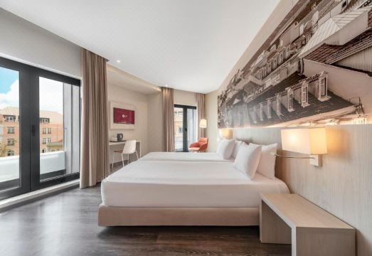 Exe Liberdade Hotel Overview