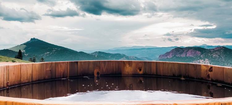 Luxury Off-Grid Yurt: Hot Tub, Epic Views, WiFi, 10 Mins from Cripple Creek!图片