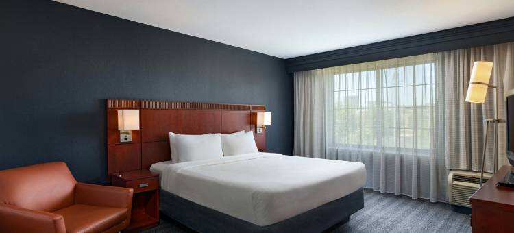 奥马哈阿克萨本村万怡酒店(Courtyard Omaha Aksarben Village)图片