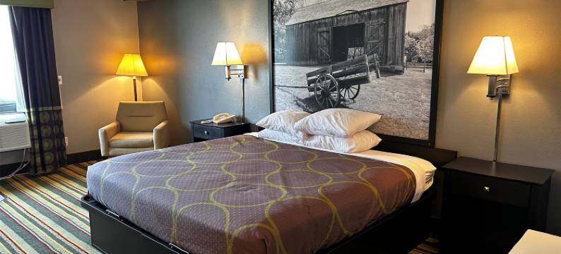 芒德城速8酒店(Super 8 by Wyndham Mound City)图片