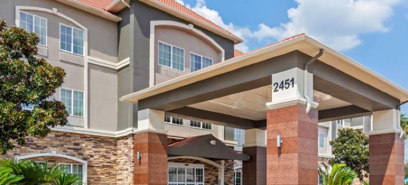 休斯顿能源走廊拉昆塔温德姆套房酒店(La Quinta Inn & Suites by Wyndham Houston Energy Corridor)图片