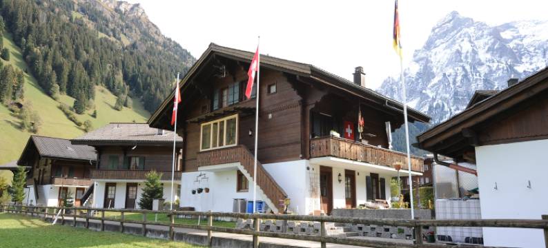 Chalet in Lenk near Simmen Falls图片