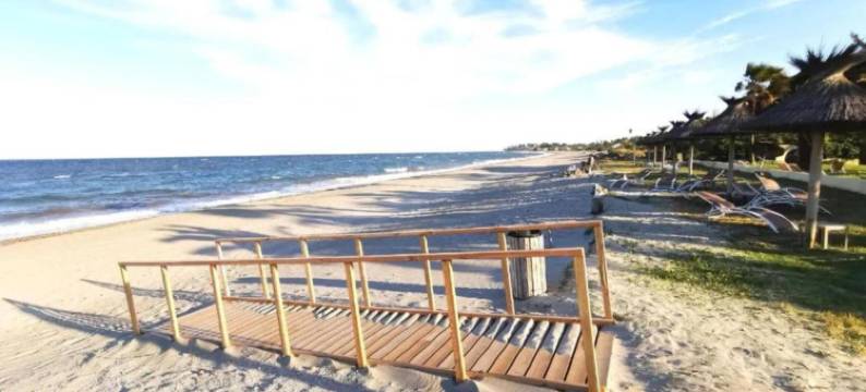 Riverside Home in Folelli图片