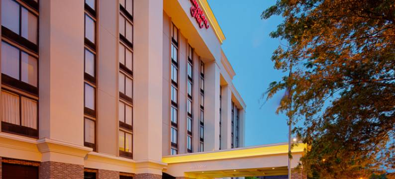 路易斯威尔市中心欢朋酒店(Hampton Inn Louisville Downtown)图片