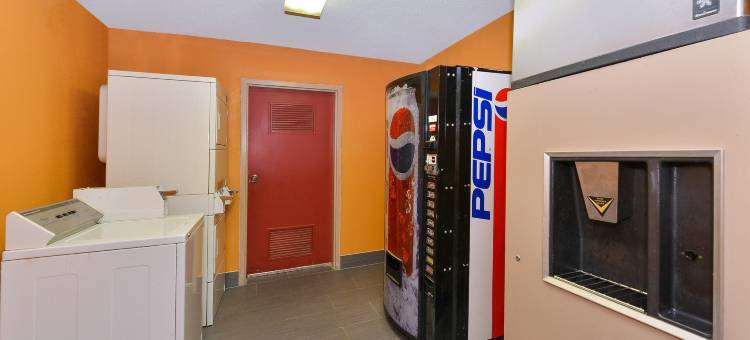 卡特斯维尔-艾默生/莱克波音特红顶酒店(Red Roof Inn Cartersville-Emerson/LakePoint North)图片