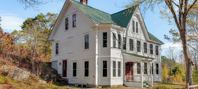 泰姆沃思熊营河畔宽敞之家(Spacious Home on Bear Camp River in Tamworth!)图片